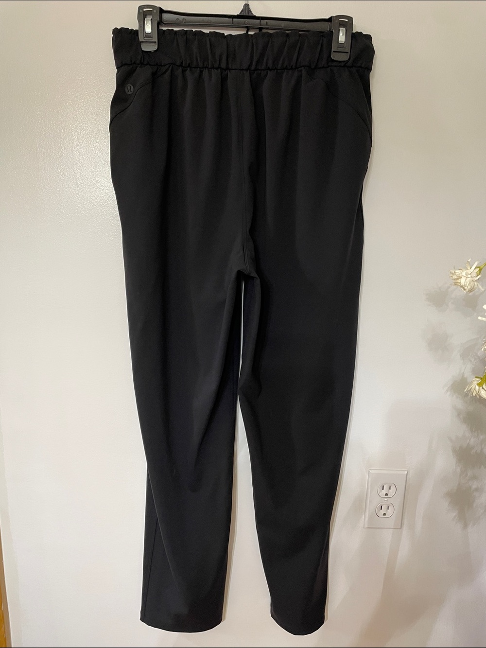 Lululemon Elastic Waist Joggers - Picture 4 of 7